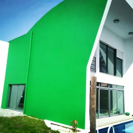 Villa R. Jorge Vieira Villa *